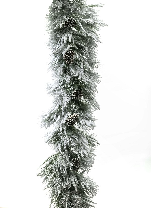 Festone Sandford Innevato con Rami in PE/PVC con Pigne di Legno